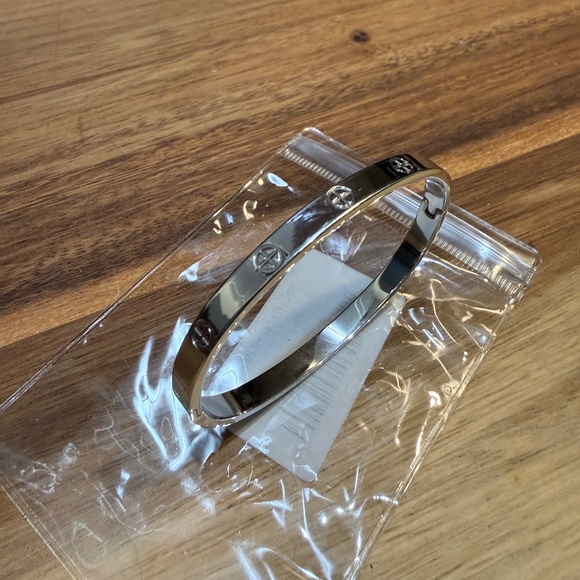 NONBRANDED Jewelry - NWT OS SILVER TONE LOVE BRACELET